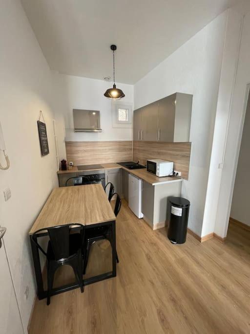 Bel - - 4 Pers - Balcon - Centre - Iut Appartement